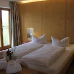 Geisler 4*