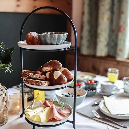 بيت ضيافة Geisler 4*